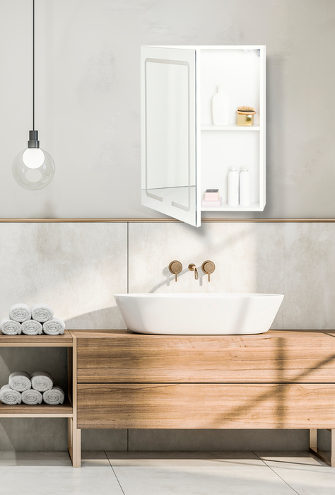 Spejlskab m/LED-lys 60,7 x 15 x 80,5 cm